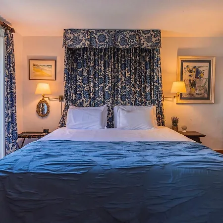 Bed & Breakfast Giant In Center Inside 17th Century With Snooker And Patio