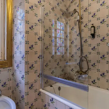 Bed & Breakfast Giant In Center Inside 17th Century With Snooker And Patio Sintra