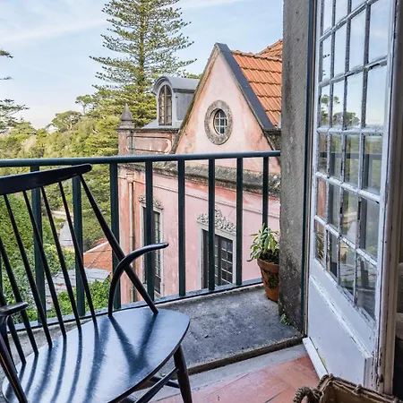 Giant In Center Inside 17th Century With Snooker And Patio Bed & Breakfast Sintra