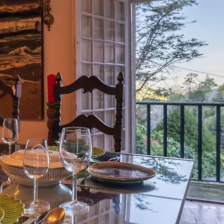 Giant In Center Inside 17th Century With Snooker And Patio Bed & Breakfast Sintra
