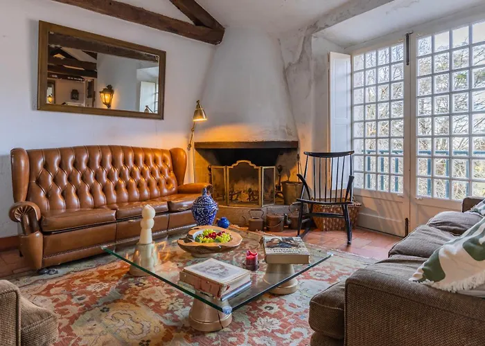 Giant Smart Room, Hot Tub, Ps5, In Historical Center Inside 17th Century Palace - Wow 3*